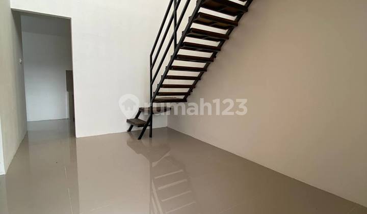 Rumah Baru Konsep Mezzanine Semi 2 Lantai Di Dekat Stasiun Depok 2