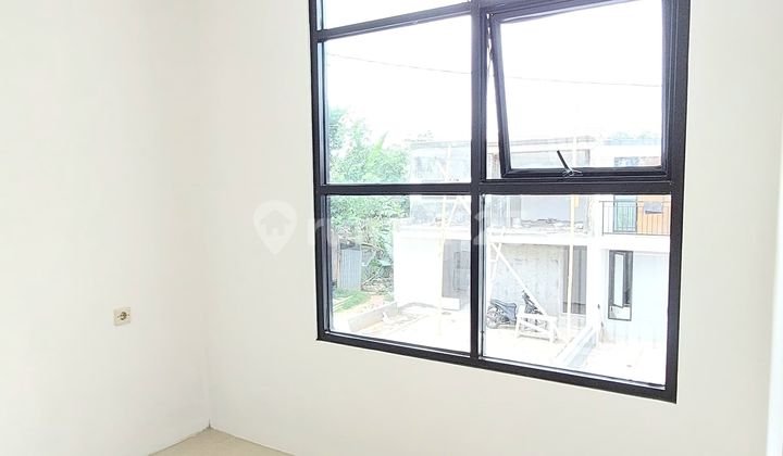 New House 300 Million Mezzanine Concept 3Km from Depok Lama Station 2