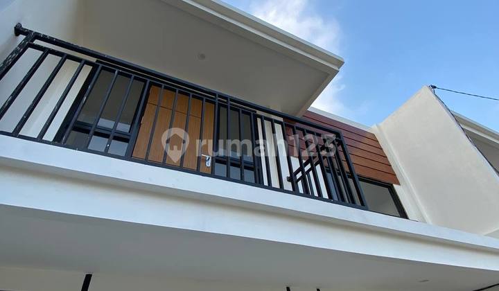 Rumah Baru Ready Konsep Mezzanine Dan Balkon 400jtan 3Km Stasiun Depok