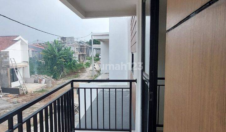 Dijual Rumah Konsep Mezzanine Ada Balkon Dekat Stasiun Depok SHM 2