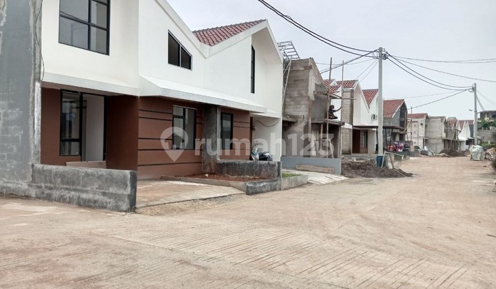 Rumah 10 Menit Stasiun Depok Lama Konsep Mezzanine 300jtan 2