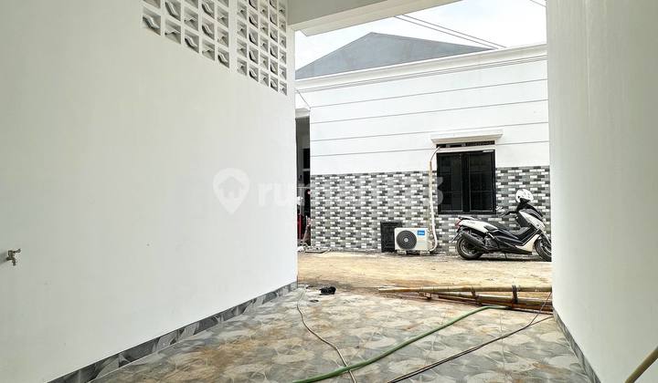 RUMAH BARU DI CONDET JAKARTA MODERN MINIMALIS SURAT SHM SISA 1 UNIT 2