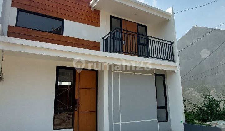 Rumah Cluster Unit Terakhir Konsep Mezzanine plus Balkon Posisi Hook 