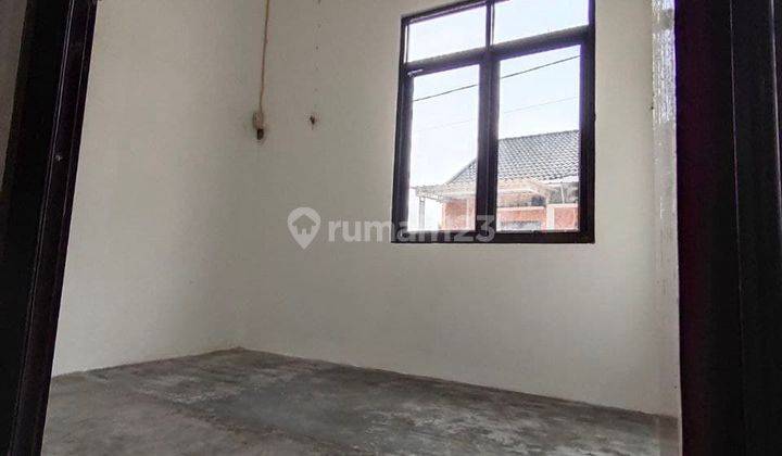 Rumah Dijual 2 Kamar Tidur Di Dekat Stasiun Depok 2