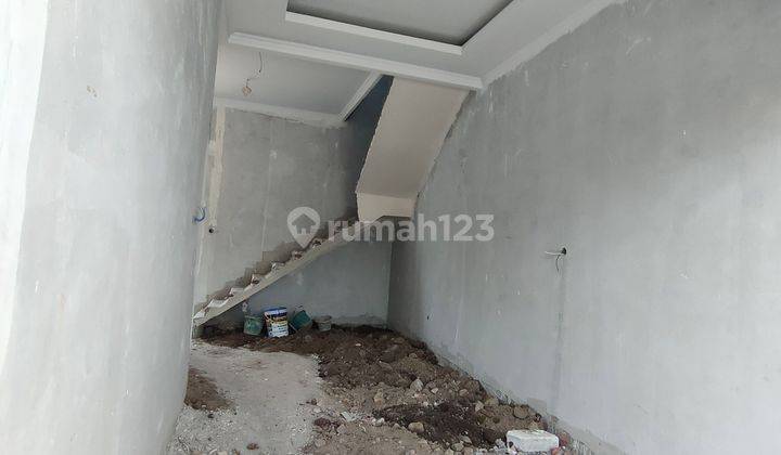 Rumah 2 Lantai Dekat Akses Tol Di Jaten Pedurungan Semarang  2