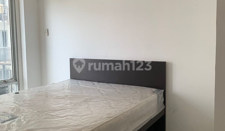 Semi-Furnished Studio for Rent - Comfortable to Live In, Well-Maintained Condition