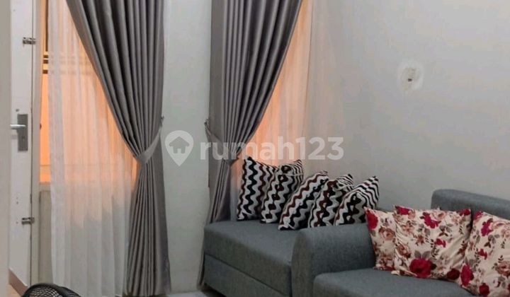 Ready-to-Live Home in the City Center Ready-to-Live Home in the City Center