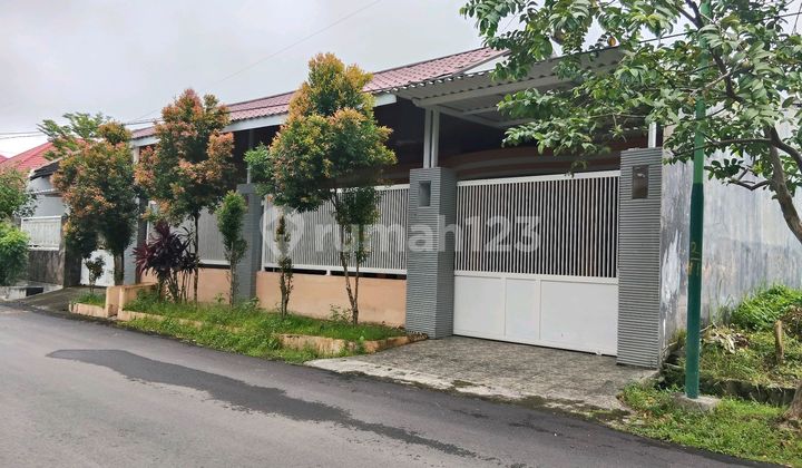 Rumah Siap Huni Perumahan Elite Jember 1
