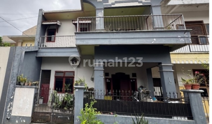 Rumah Tengah Kota Jember