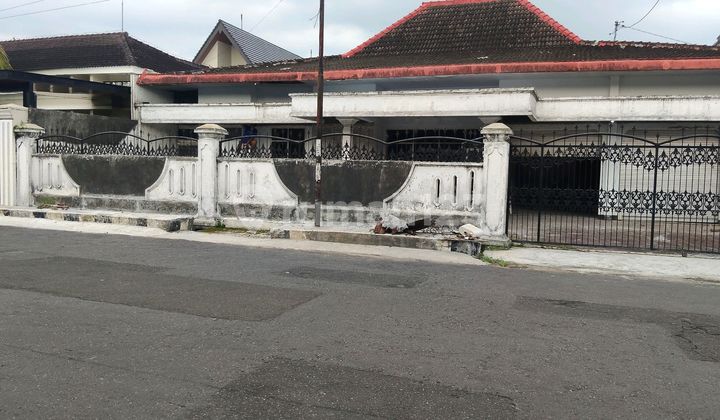 Rumah Kawasan Elite Kota Jember 1