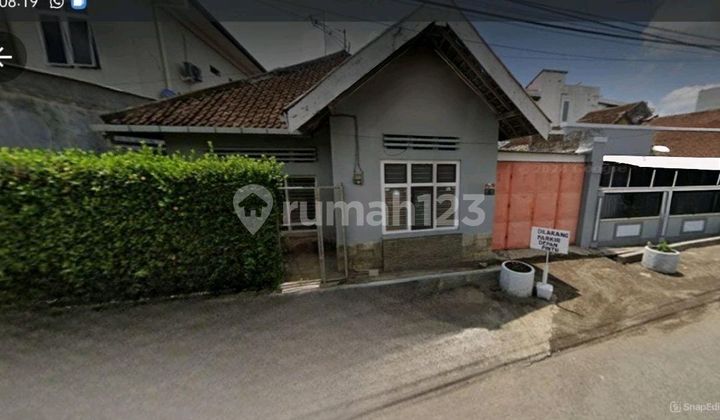 Rumah Pusat Kota Jember 1