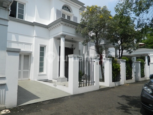 Disewa Rumah Cantik Mewah Dalam Townhouse, Pakai Kolam Renang, Area Tenang dan Elite Bangka Jakarta Selatan