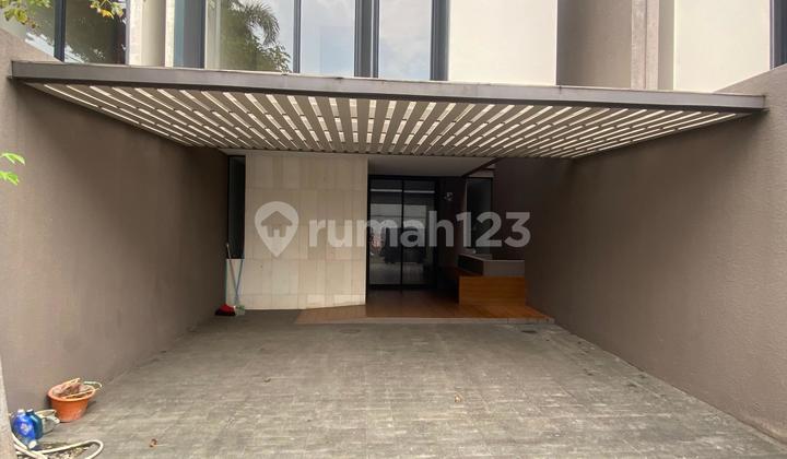 For Rent Modern 3-Story House with Stylish Design & Spacious Carport, Fully Furnished, in North Kemang