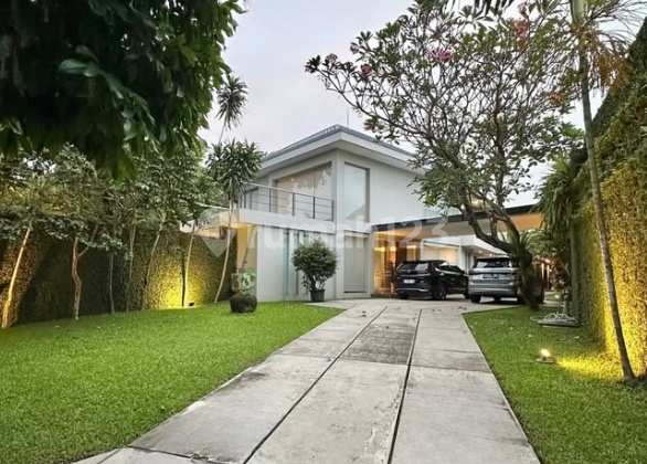 For Sale Luxurious and Modern Resort-Style House with Beautiful Garden in Intan Cilandak, South Jakarta 2