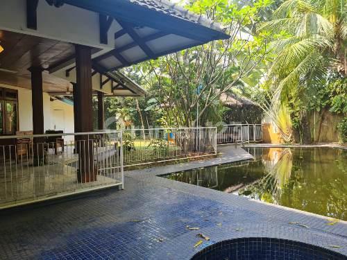 Rumah Classy Yang Hijau Dan Tenang di Kemang Dalam Area 2