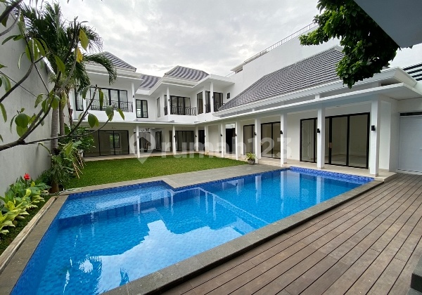 Brand New Morden Classic House In Cilandak Cipete