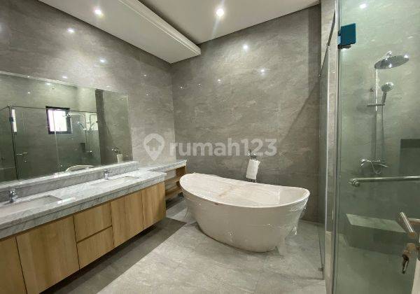 Brand New Morden Classic House In Cilandak Cipete