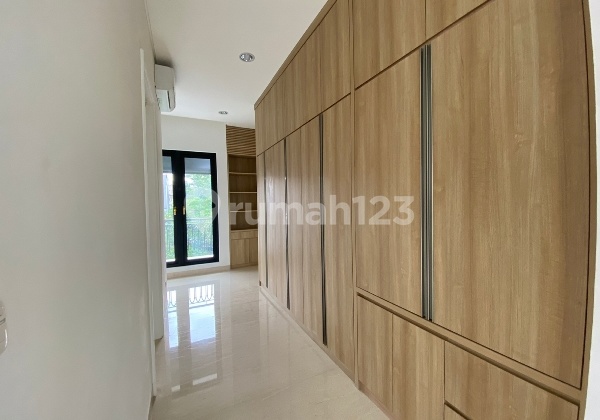 Brand New Morden Classic House In Cilandak Cipete