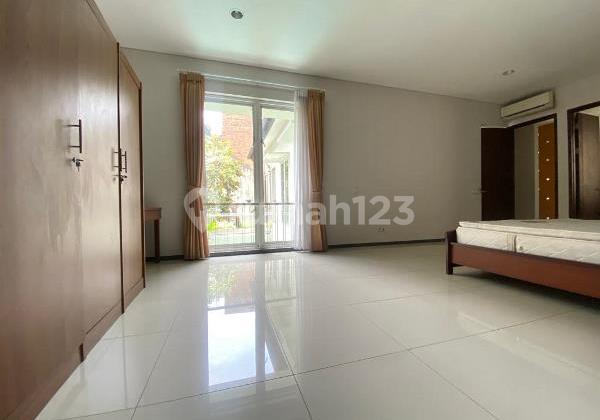 For Rent Modern House Furnished With S.pool In Elite Senopati  12