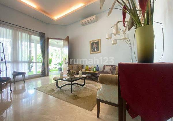 Dijual Rumah Mewah Design Bergaya Resort Dengan Pencahayaan Cukup