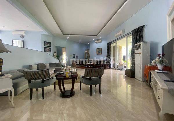 Dijual Rumah Mewah Design Bergaya Resort Dengan Pencahayaan Cukup