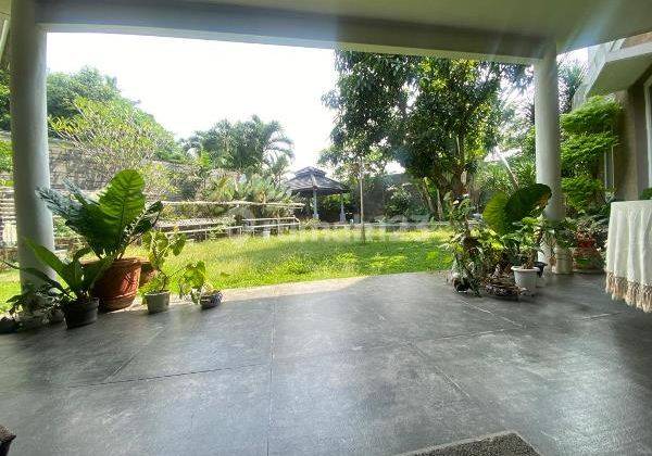 Dijual Rumah Mewah Design Bergaya Resort Dengan Pencahayaan Cukup