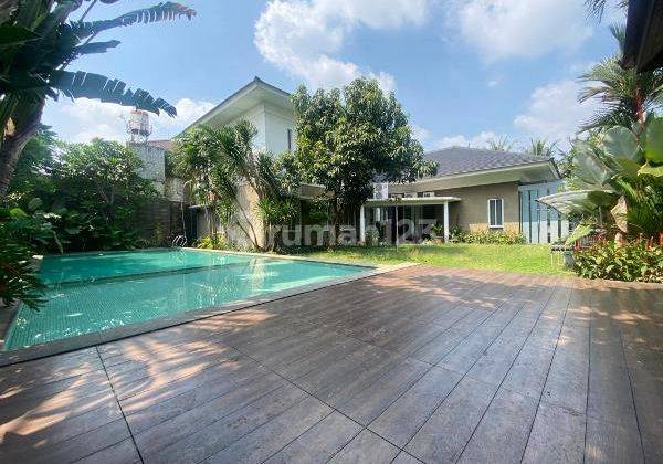 Dijual Rumah Mewah Design Bergaya Resort Dengan Pencahayaan Cukup