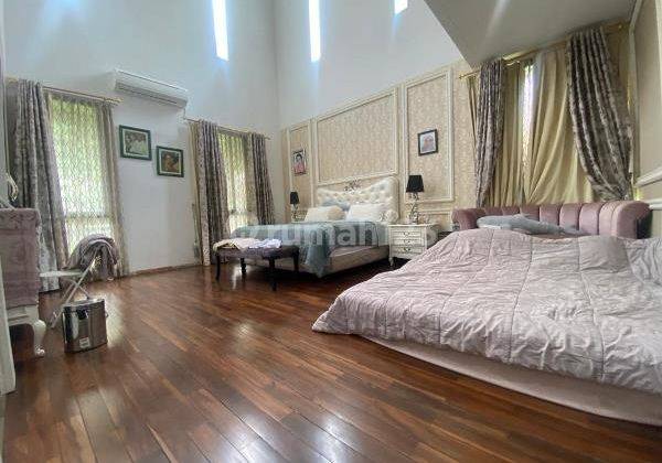 Dijual Rumah Mewah Design Bergaya Resort Dengan Pencahayaan Cukup