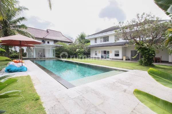 The Stunning And Luxury Villa With Rice Field View In Umalas 2