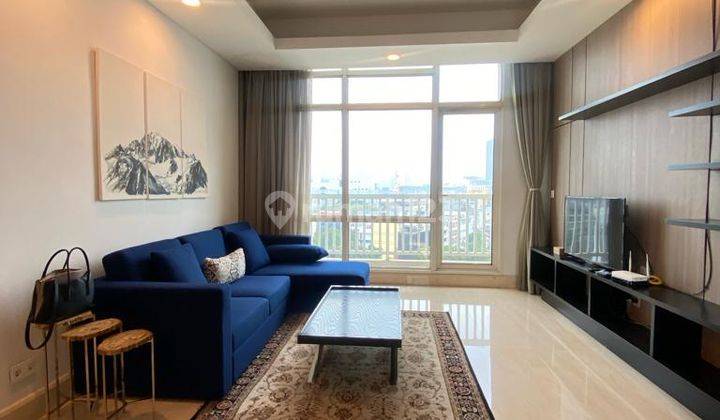 ruang tamu luxury and cozy 2 bedrooms