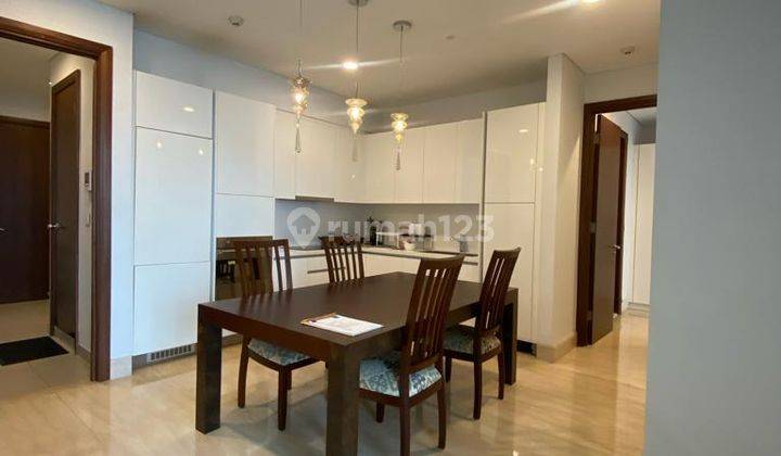 ruang makan luxury and cozy 2 bedrooms