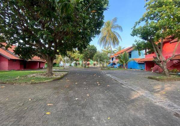 Resort Tua Kokoh Yang Sangat Indah Depan Pantai Anyer, Serang 2