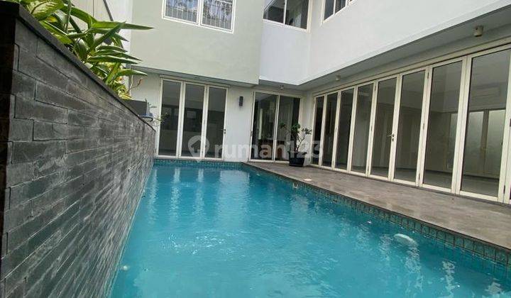 Disewa Rumah Minimalis Lingkungan Elite Senopati Dengan Private Pool 1