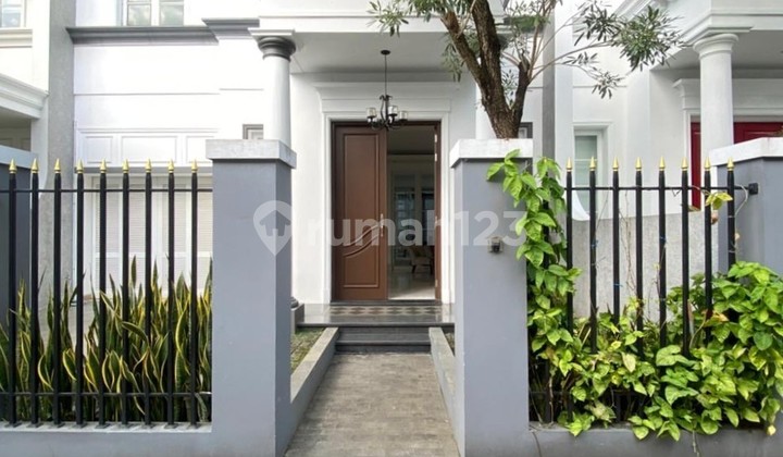 For Rent Beautiful Luxury House in Townhouse, with Swimming Pool, Quiet and Elite Area Bangka South Jakarta.