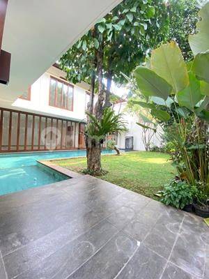 Rumah Mewah Di Compound Of 4 Rumah Dengan Taman Indah Dan Swimming Pool di Cipete Keb. Baru 2