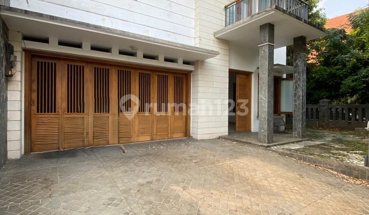 Rent Tropical Modern 2-Story House, Cool & Homey, Suitable for Silent Office in Taman Gandaria Rent Tropical Modern 2-Story House, Cool & Homey, Suitable for Silent Office in Taman Gandaria