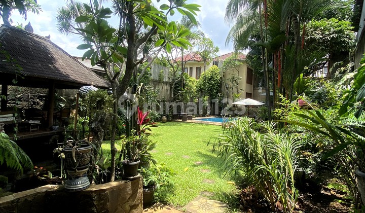 Disewa Rumah Indah Dengan Taman Luas Seperti Resort di Pejaten Barat 2