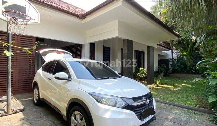 For Rent Sewa A Beautiful One Storey House With A Big Garden And Spacious Layout In Pejaten Barat.