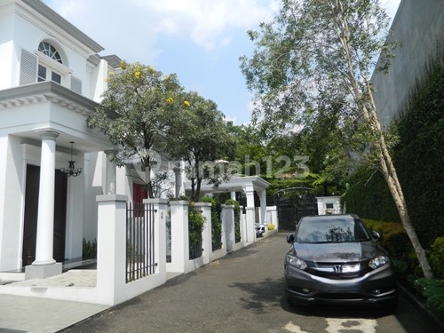 For Rent Beautiful Luxury House in Townhouse, with Swimming Pool, Quiet and Elite Area Bangka South Jakarta. 2