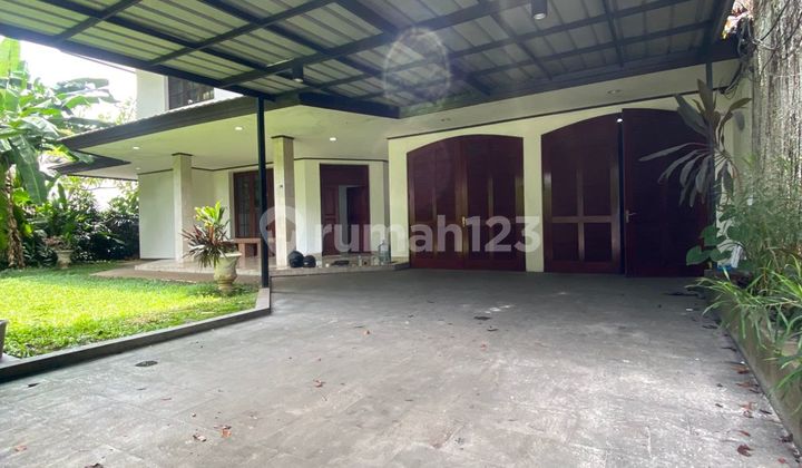 Disewa Rumah 4Br di Area Elite Darmawangsa, Cocok untuk Silent Office atau Rumah Pribadi. Pakai Kolam Renang dan Taman Luas, Jakarta Selatan 2