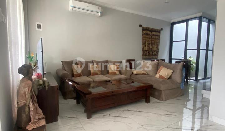 Dijual Rumah Modern Mewah di Townhouse ada Tennis Court 500 Meter ke Andara Toll 2