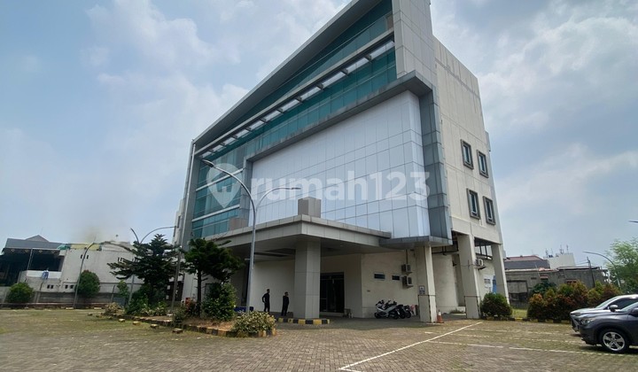 Dijual Gedung Kantor 4 LT Lokasi Strategis di Kp. Melayu Flyover 300 Meter ke Bypass Pasar Gembrong, 10 Menit ke Mall Kota Kasablanka, Jakarta Timur Dijual Gedung Kantor 4 LT Lokasi Strategis di Kp. Melayu Flyover 300 Meter ke Bypass Pasar Gembrong, 10 Menit ke Mall Kota Kasablanka, Jakarta Timur