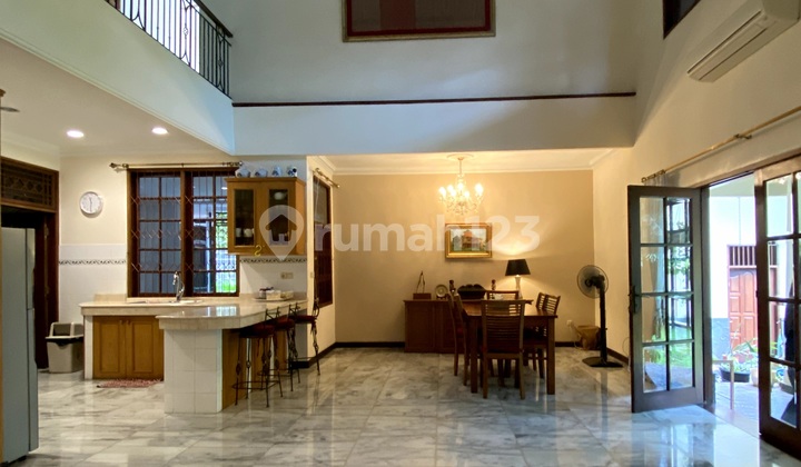Dijual Rumah Cantik Kokoh  Siap Huni, Taman Luas  Private S.pool like a resort. Lingkungan Tenang area Perumahan Taman Puri Rempoa
