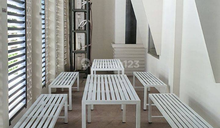 GUDANG DAN KANTOR DI MERUYA UTARA JAKARTA BARAT LUAS 1600m2 5 LANTAI