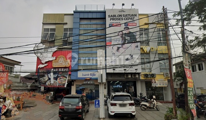 3-Story Shop House On The Edge Of Hos Cokroaminoto Street, Good Position 2
