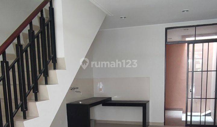 Rumah Green Lake City Dekat Pintu Toll , Rs Mandaya & Metland Puri 2