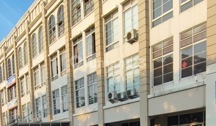 Ruko Green Lake City Hadap Jalan Raya, Dekat Ke Toll Ruko Green Lake City Hadap Jalan Raya, Dekat Ke Toll