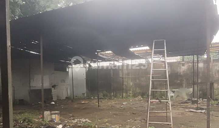 Warehouse in Semanan Kalideres, Area 2,126 m² with SHM (Certificate of Title), Container Access, Industrial Zone