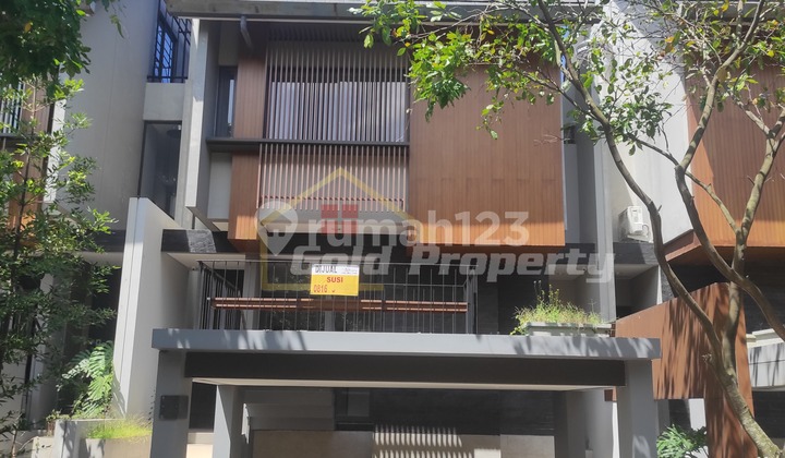 Rumah 2 Lantai + Attic Room Full Renovasi Cluster Green Wich BSD