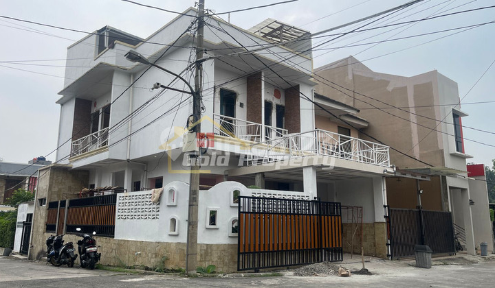 Dijual Rumah Full Renovasi 3 Lantai di Cendana Residence Pamulang 1
